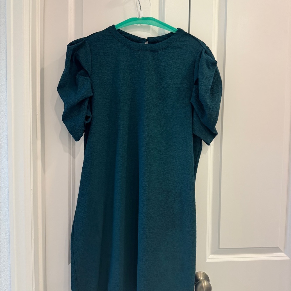 Elegant Green Dress with Puff Sleeves